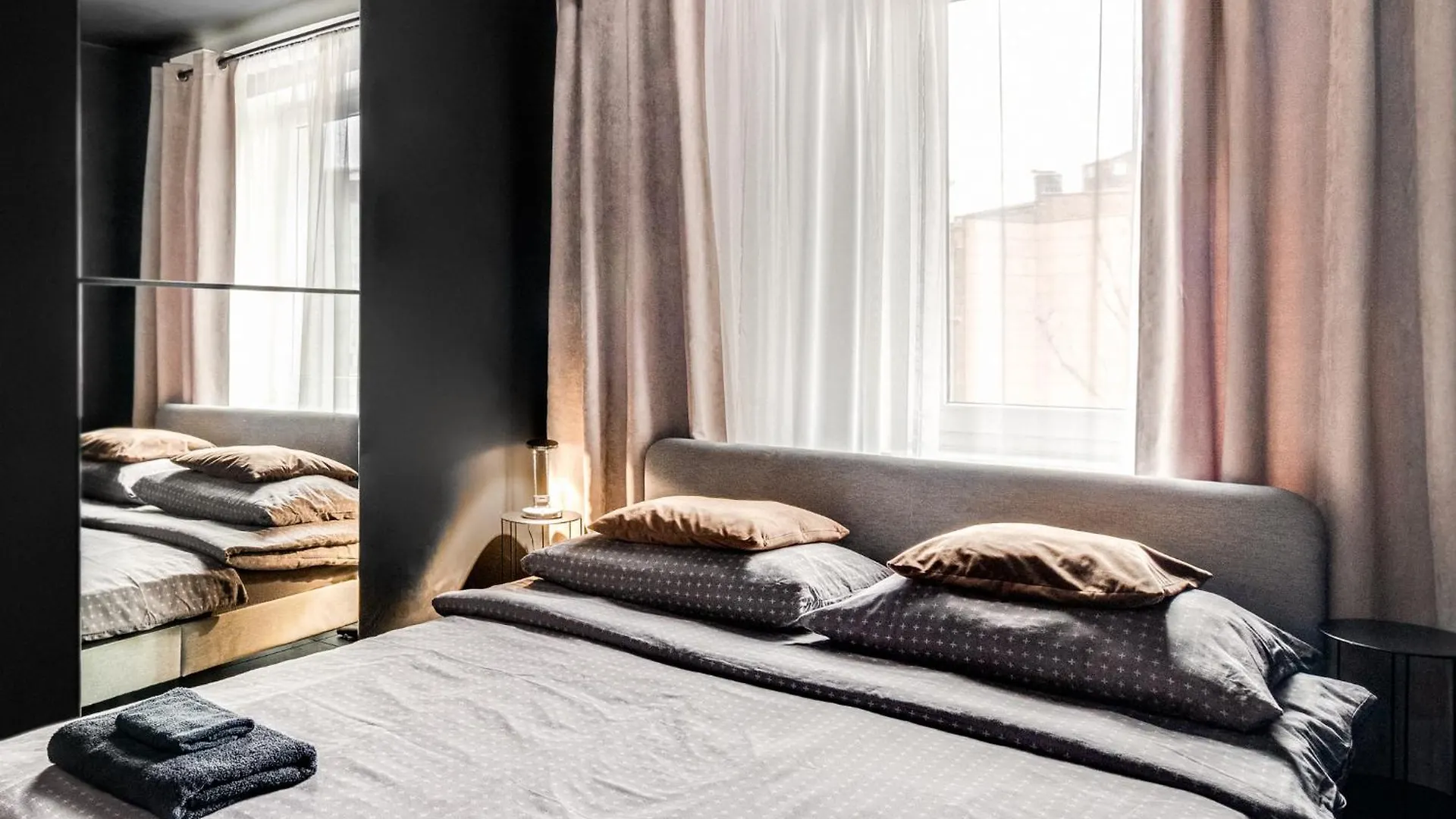 Blacknight Apartment - Self Check-In 24H Wroclaw