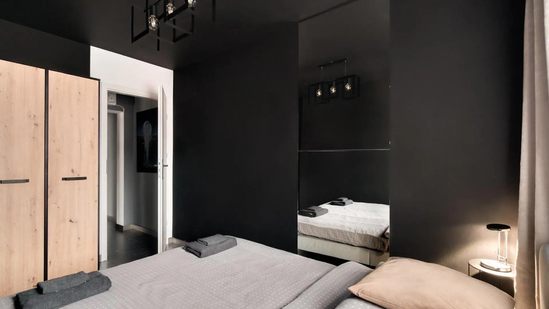 Blacknight Apartment - Self Check-In 24H Wroclaw